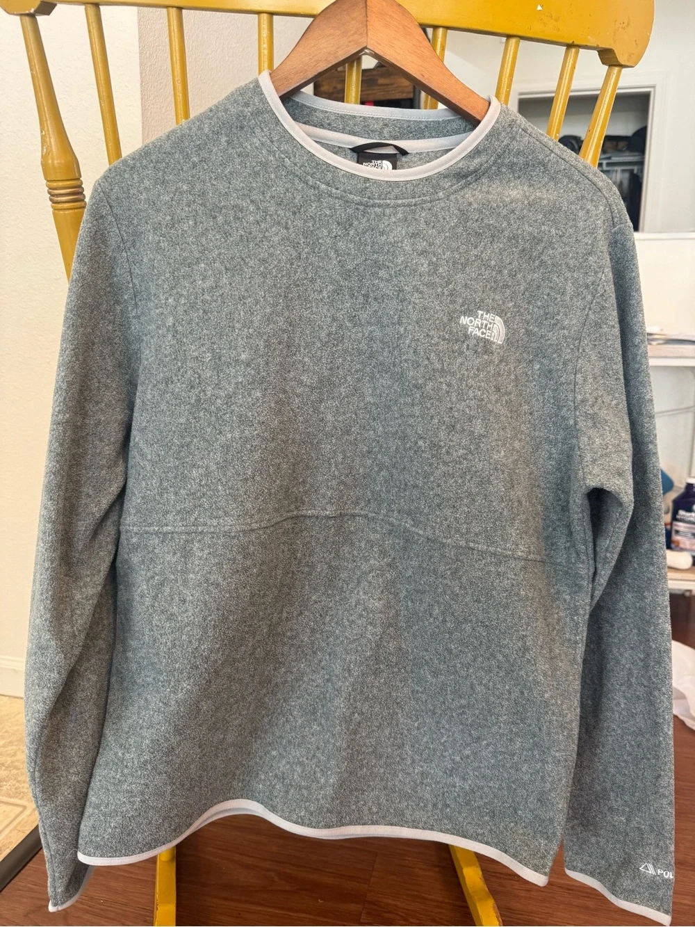The North Face Men’s Heather Gray Crewneck Fleece Pullover